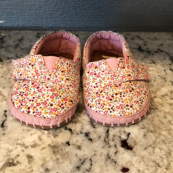 baby girl toms